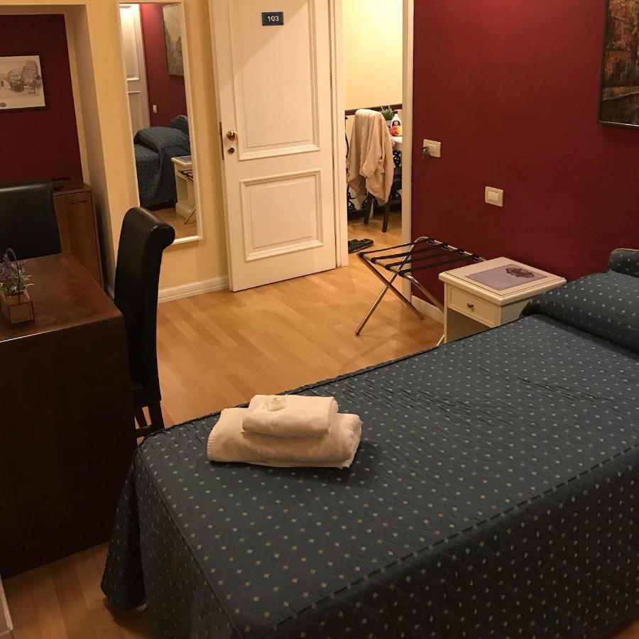 Flann O'Brien Rooms Rome Extérieur photo